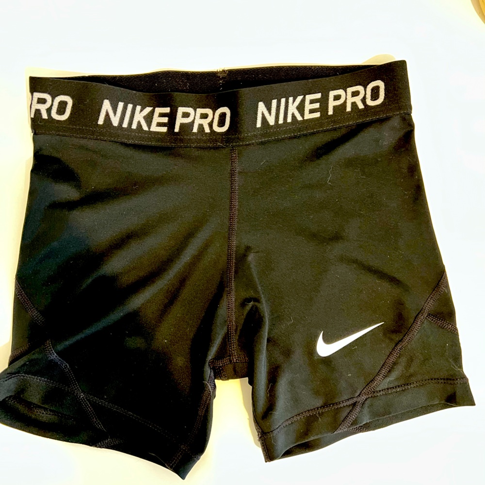 Nike Pro Dri Fit girls shorts sz Medium